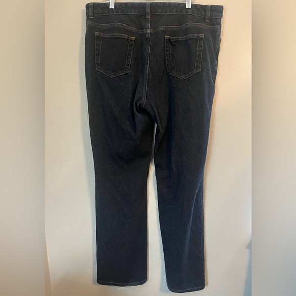 L.L. Bean Women's Dark Wash Classic Fit Comfort Knit Jeans Size 16 - Picture 2 of 9